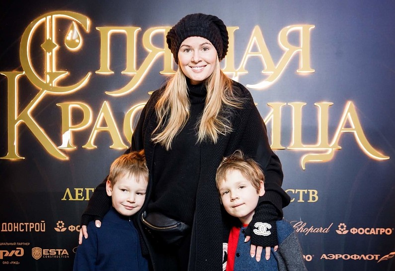 Мария Кожевникова, Дмитрий Песков, Ани Лорак, Араз Агаларов и другие гости премьеры ледового шоу Татьяны Навки