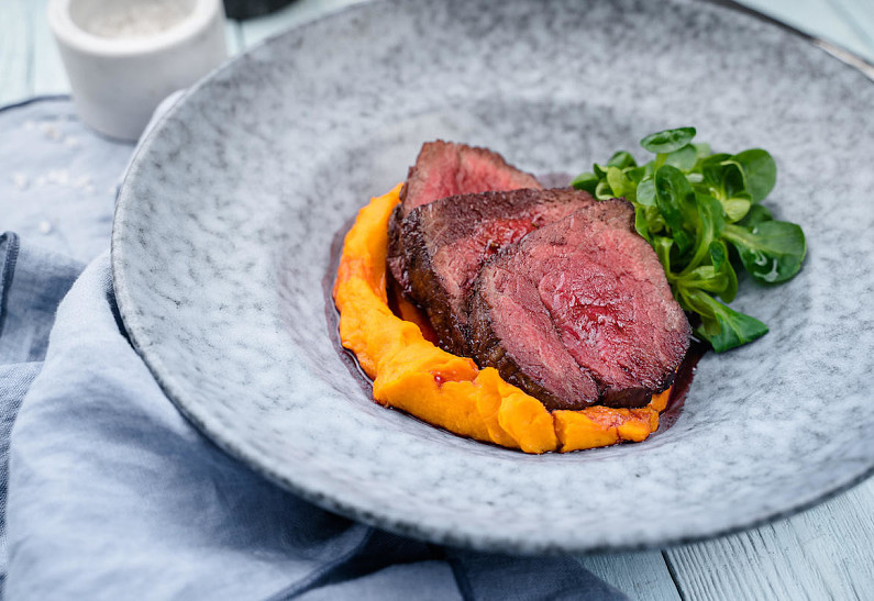 Антон Винер и Алексей Подлесных открыли новый ресторан «Grand Урюк. Березка»