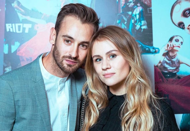 Риналь Мухаметов, Рома Зверь, Виктория Исакова и другие поздравили «Гоголь-центр» с 6-летием