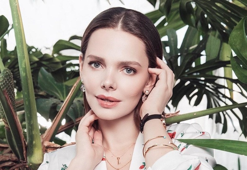 Елизавета Боярская примерила весенние новинки TOUS