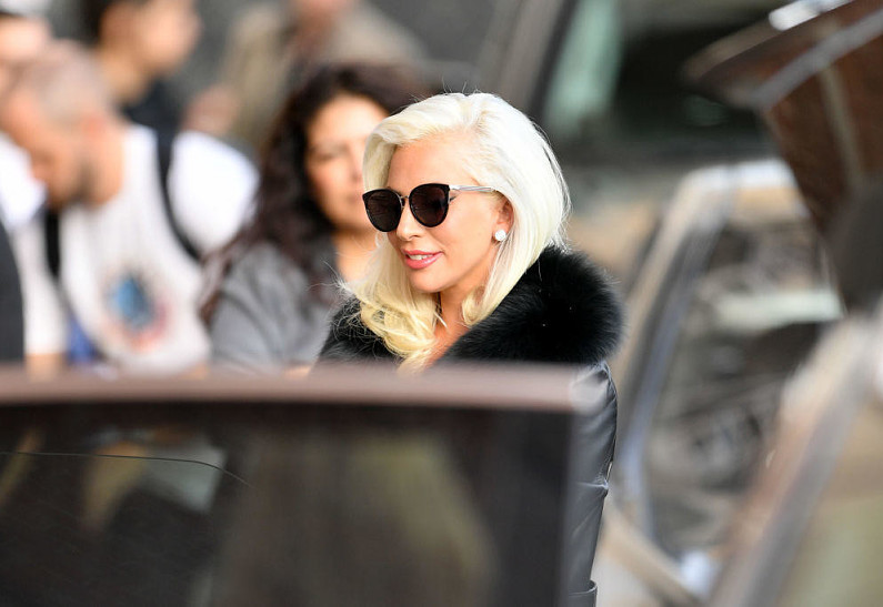 СМИ: Леди Гага встречается со звездой фильма «Мстители»