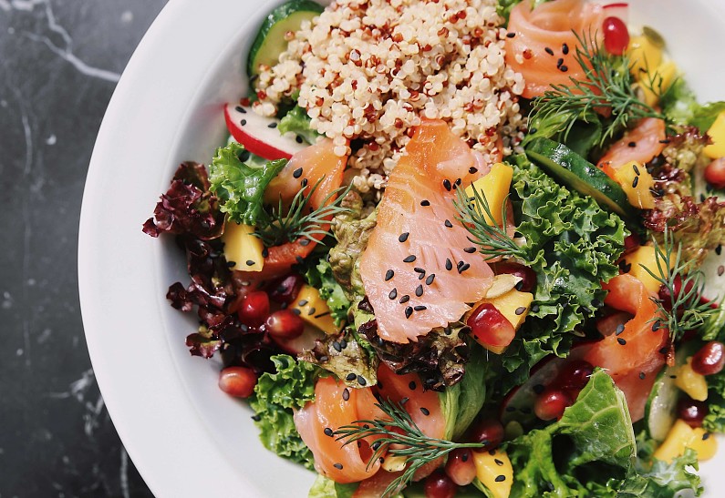 Блюдо дня: салат «Суперфуд» — витаминная супер-звезда!