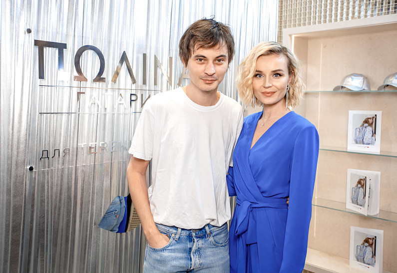 Полина Гагарина представила первую модную коллекцию с дизайнером Александром Тереховым