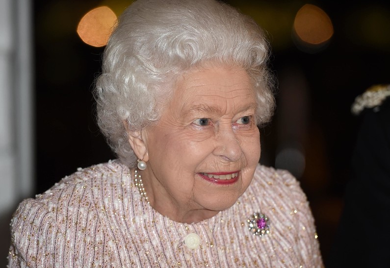 Самые забавные фото королевы Елизаветы II