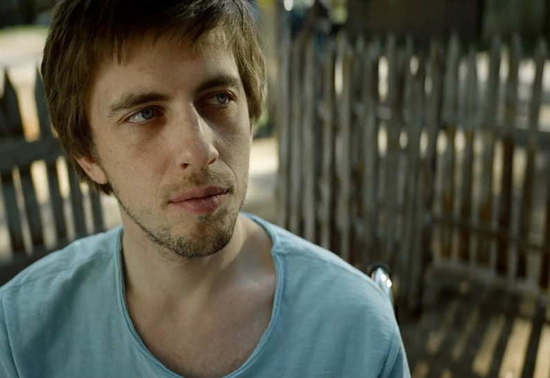 Объявлена дата премьеры сериала «Толя Робот» на ТНТ