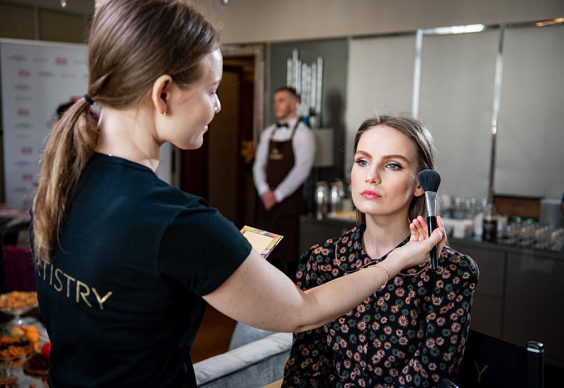 Как создавались макияж и прически к церемонии вручения премии «Золотая Маска»