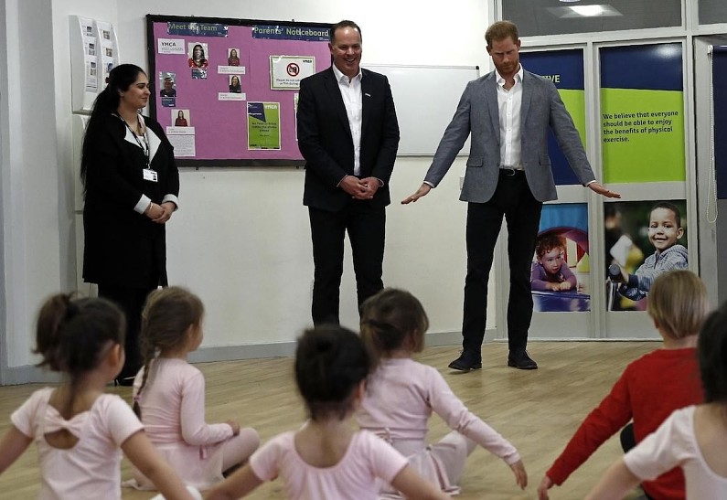Принц Гарри посетил урок балета