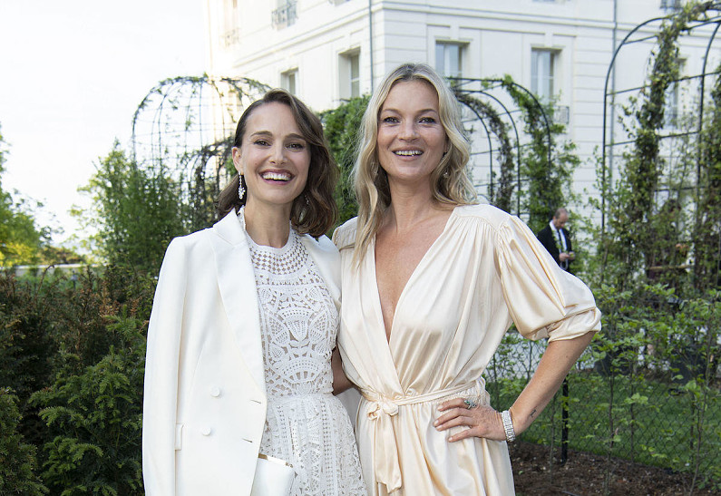 Натали Портман, Кейт Мосс, Ума Турман и другие гости роскошного ужина в Шампани