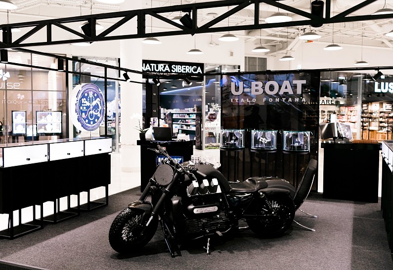 В «Авиапарке» открылся Pop-Up store часового бренда U-BOAT