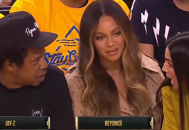 По Сети гуляет фото расстроенной Бейонсе