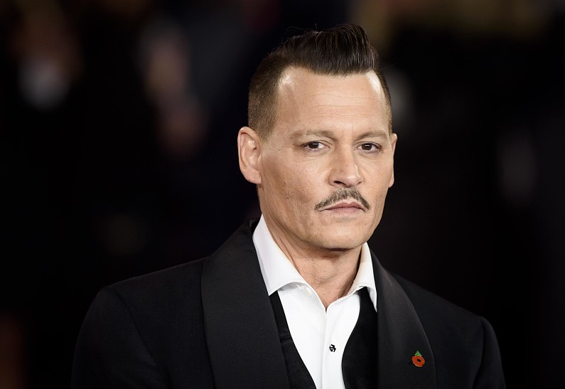 Джонни Депп отправил Джеймсу Франко повестку в суд по делу с Эмбер Херд