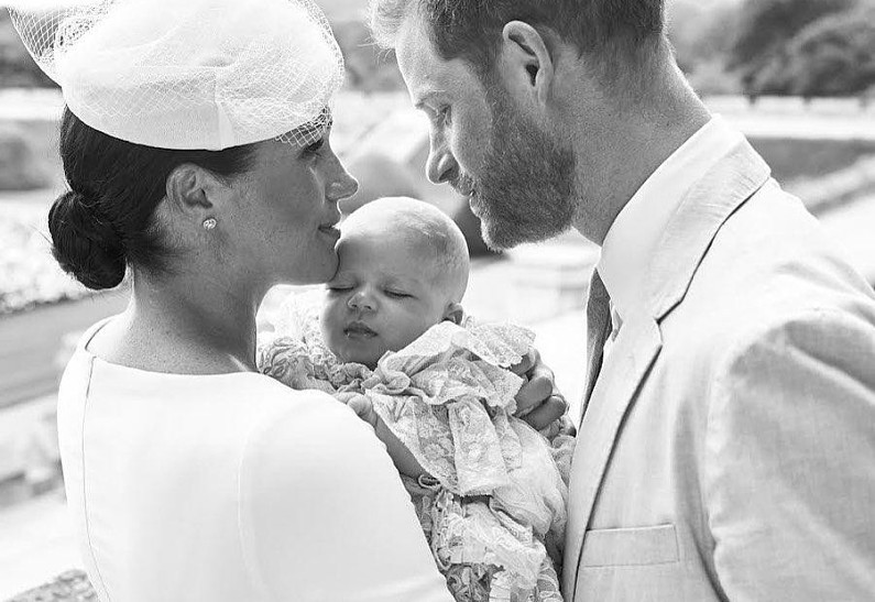 5 скрытых деталей на семейном фото королевской семьи