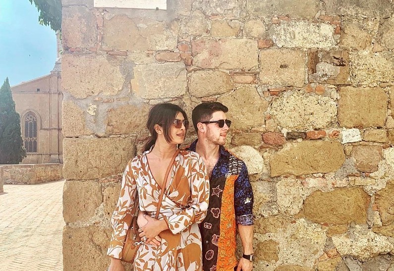 Звездные каникулы: кто из знаменитостей и где проводит летний отпуск