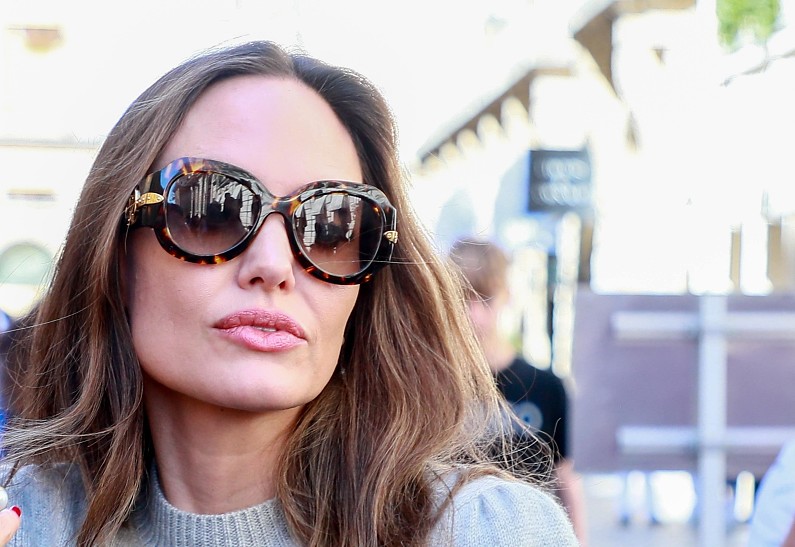 Как дети Анджелины Джоли отреагировали на то, что их мама будет супергероем