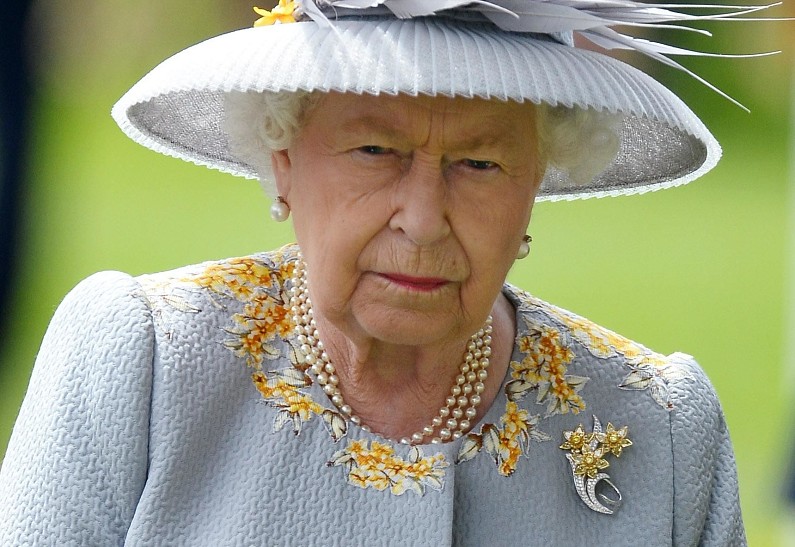 Королева Елизавета II собрала семью в Шотландии в связи с последними скандалами