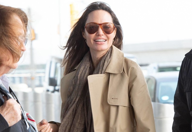 У Анджелины Джоли появился свой YouTube-канал