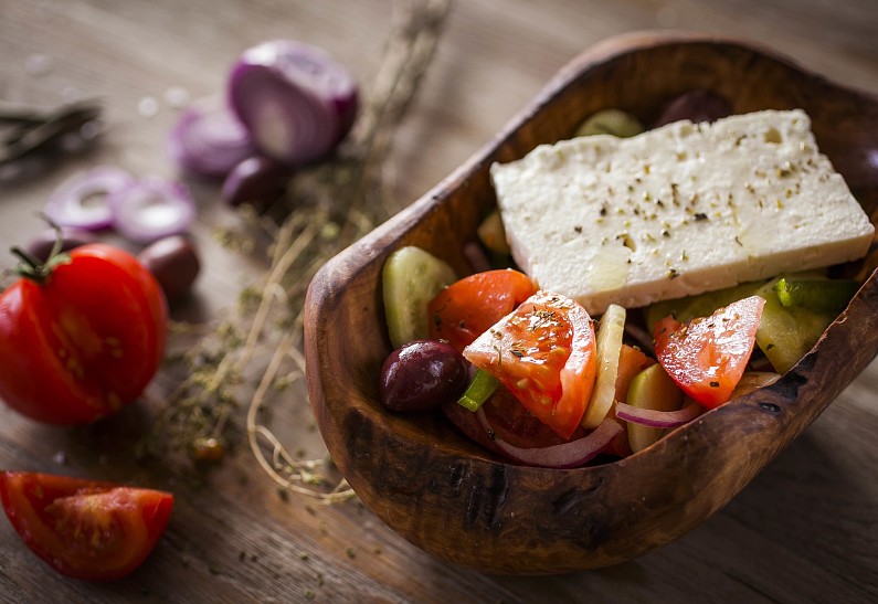 Готовим греческий салат правильно