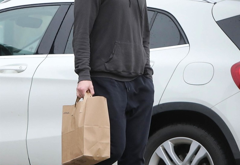 «Думал, что у них будут дети»: стало известно, как переживает развод Лиам Хемсворт