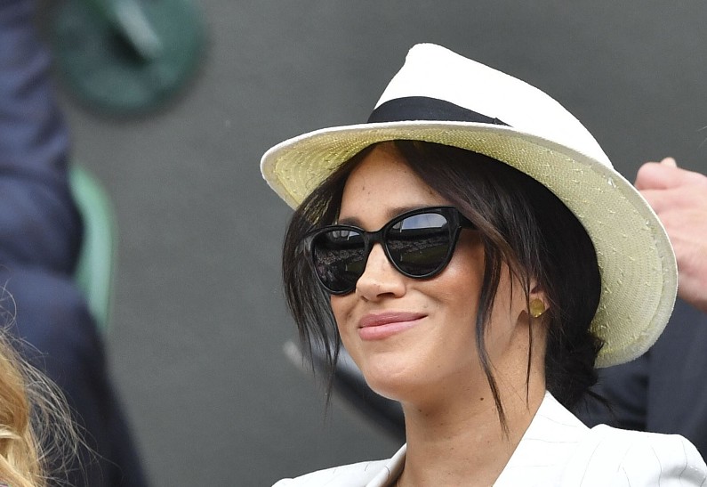 Меган Маркл в последнюю минуту улетела в Нью-Йорк, оставив мужа и сына дома