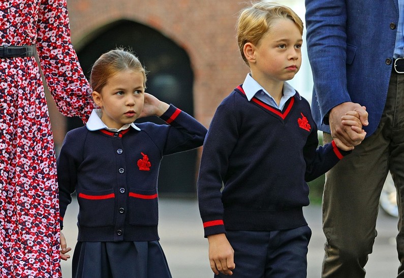Кенсингтонский дворец опубликовал новое фото принца Джорджа и принцессы Шарлотты