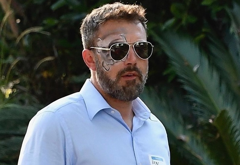 Почему Бен Аффлек сделал себе аквагрим