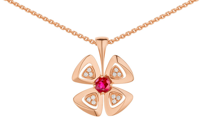 BVLGARI подготовил особую подвеску Fiorever к Китайскому Новому году