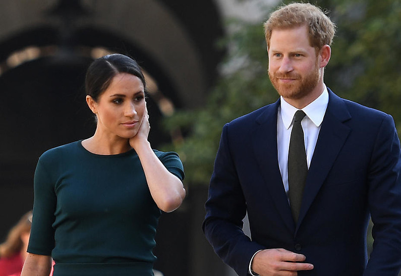 Принц Гарри и Меган Маркл пригрозили папарацци судебными исками. Канадцы растеряны