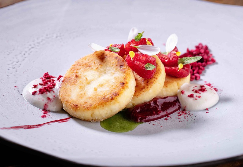 Рецепт воздушных сырников с творожным муссом