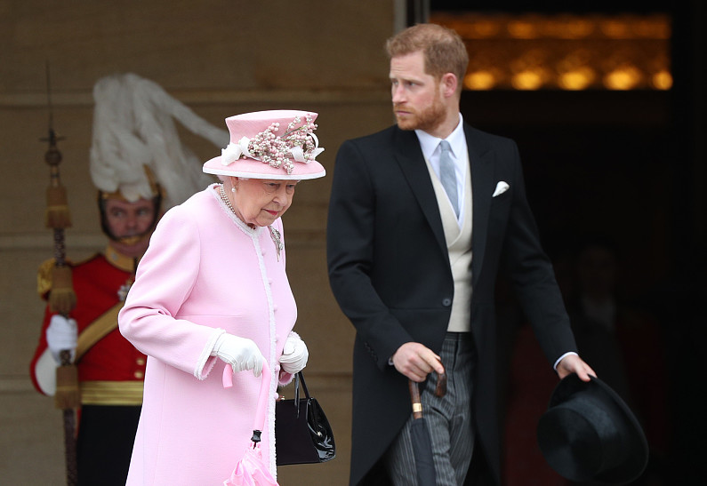 Елизавета II экстренно вызвала принца Гарри в Лондон для важного разговора