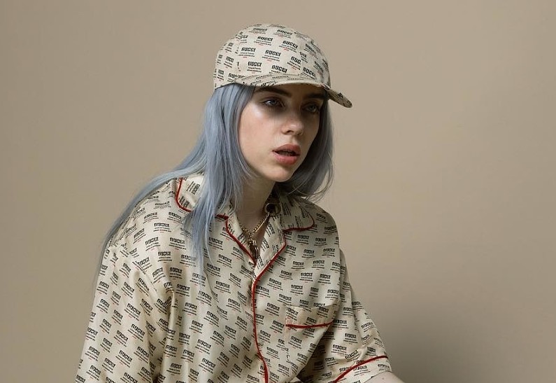 Новая оптическая иллюзия от Билли Айлиш разделила интернет-пользователей на два лагеря. Показываем!