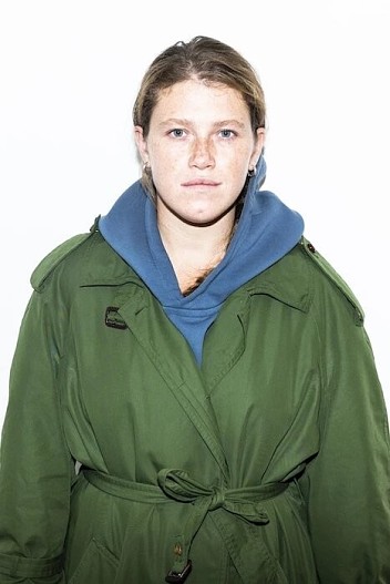 Варвара Шмыкова на открытии выставки