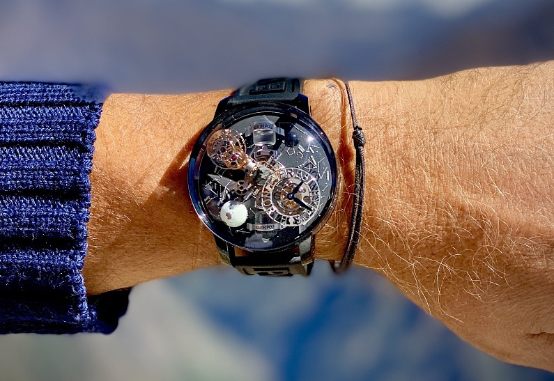 Jacob&Co выпустил часы Astronomia Everest совместно с путешественником Йоханом Эрнстом Нильсоном