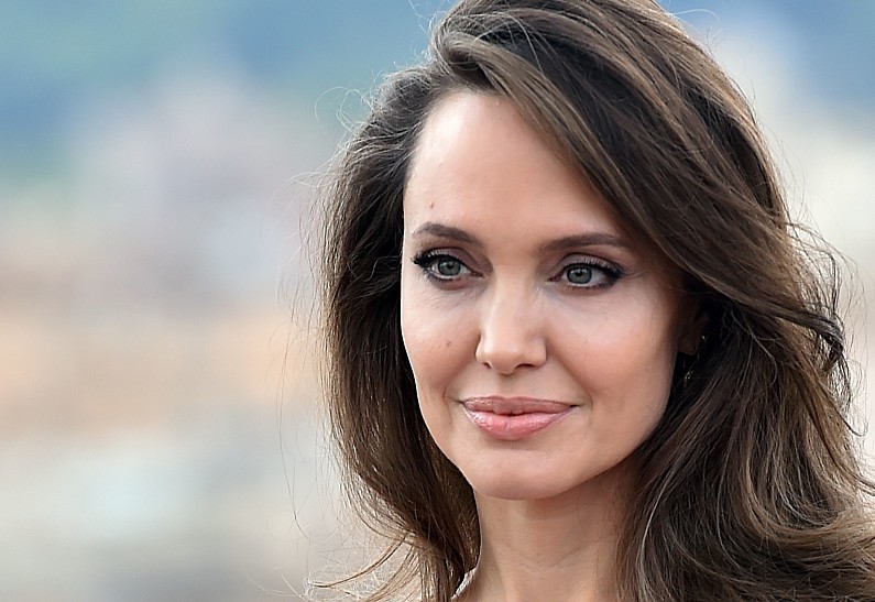 Названы самые высокооплачиваемые актрисы Голливуда: Анджелина Джоли, София Вергара и другие