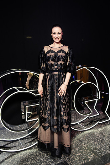 Виктория Богатырёва (платье Alberta Ferretti)