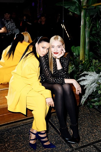 Ёлка и Мария Миногарова (серьги и часы Bvlgari)