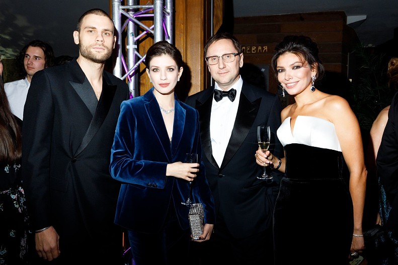 Дмитрий Ендальцев, Аня Чиповская, Вячеслав Муругов с женой Евгенией