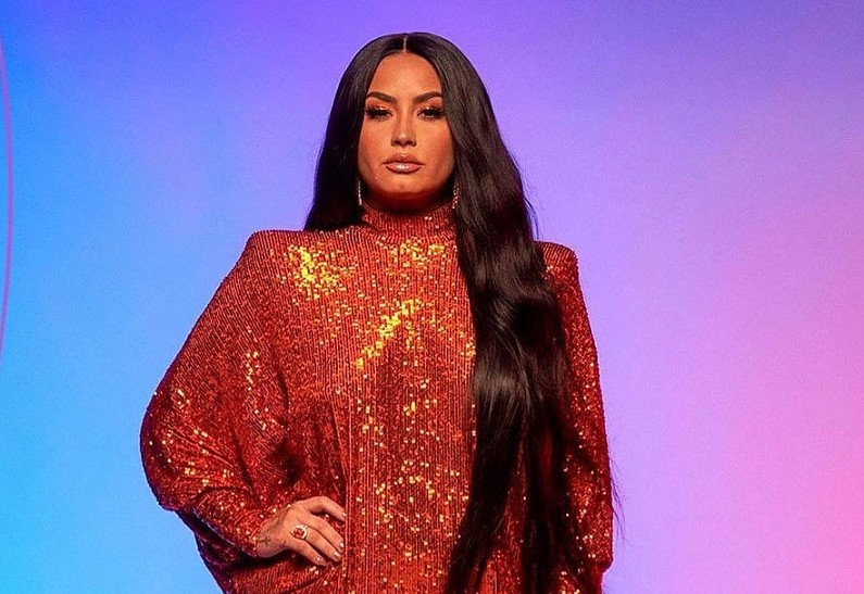 Деми Ловато публично высмеяла свою неудачную помолвку