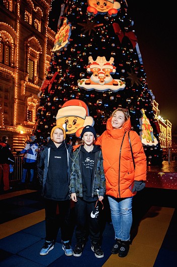 Арина Шарапова с внуками
