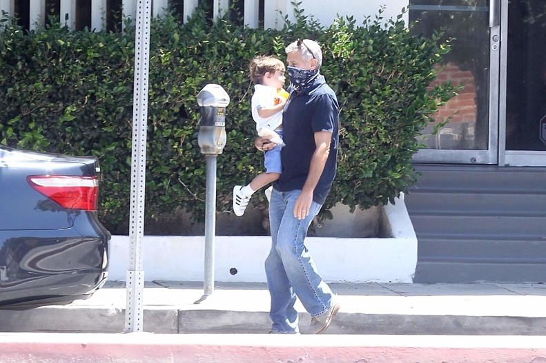 Джордж Клуни с сыном Александром