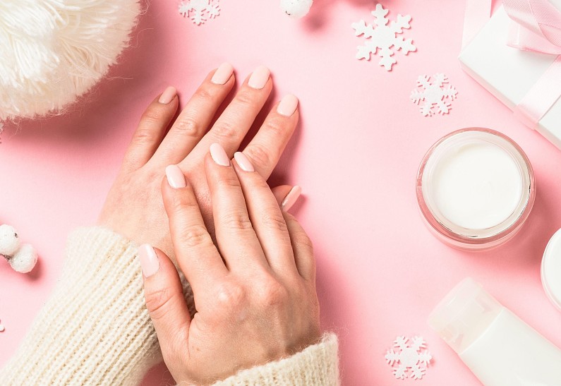 Какие процедуры могут помочь сухой коже в зимний сезон?