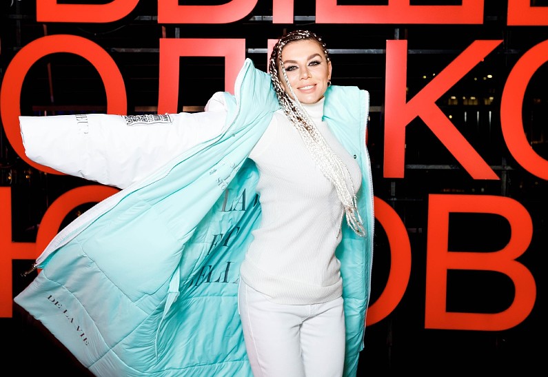 Анна Седокова устроила премьеру нового клипа на самой высокой точке в Европе