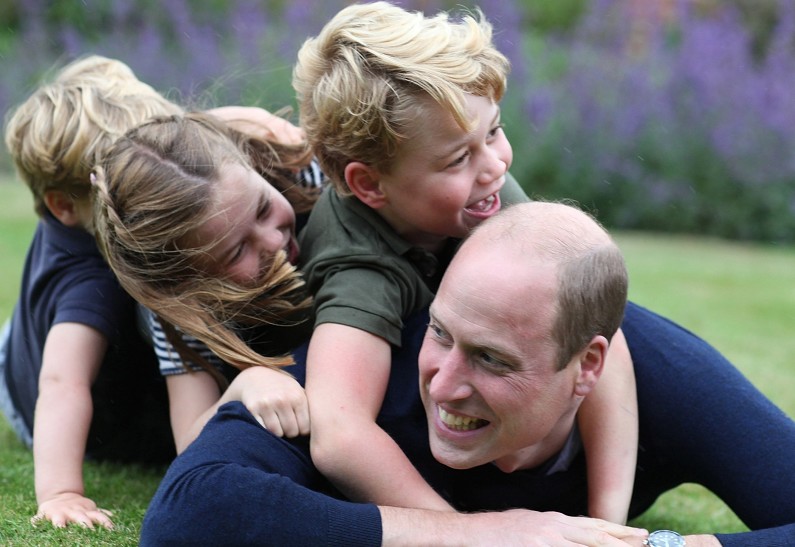 Топ-9 самых популярных фотографий королевской семьи в 2020 году: рассказываем и показываем!