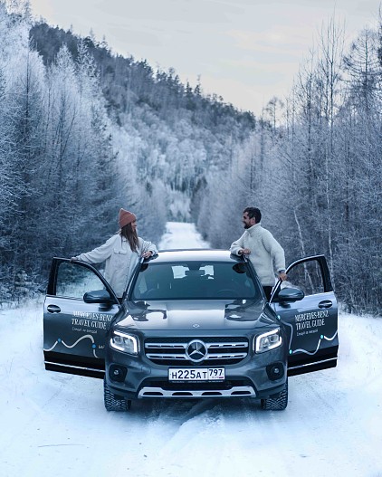 Александр Мазуров с друзьями отправился в путешествие по Байкалу на Mercedes-Benz GLB.