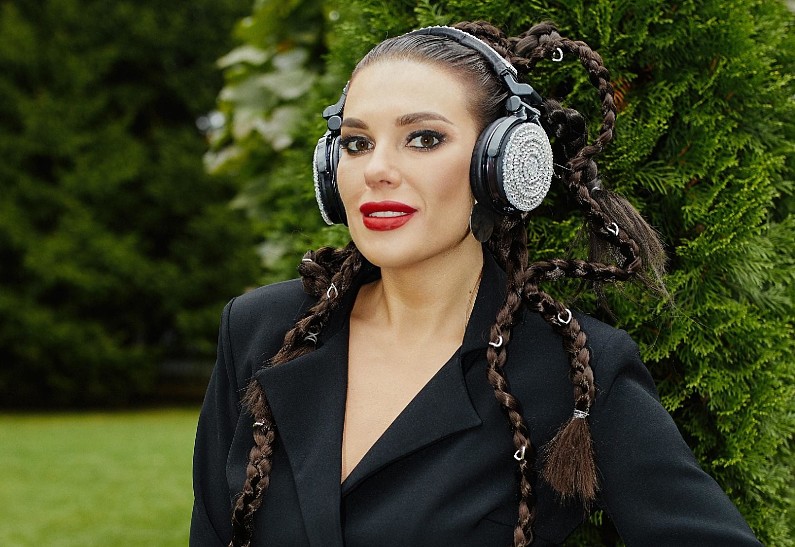 DJ Katya Guseva: «Надо иметь очень жесткий стержень, чтобы стать лучшей и востребованной»