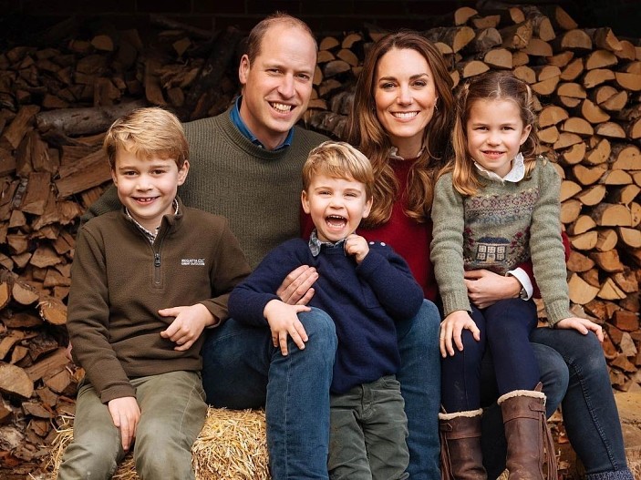 Принц Уильям и Кейт Миддлтон с детьми - принцем Джорджем, принцем Луи и принцессой Шарлоттой