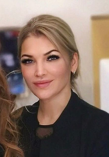 Елена Проничкина, основательница салона красоты Rouge и звездный стилист