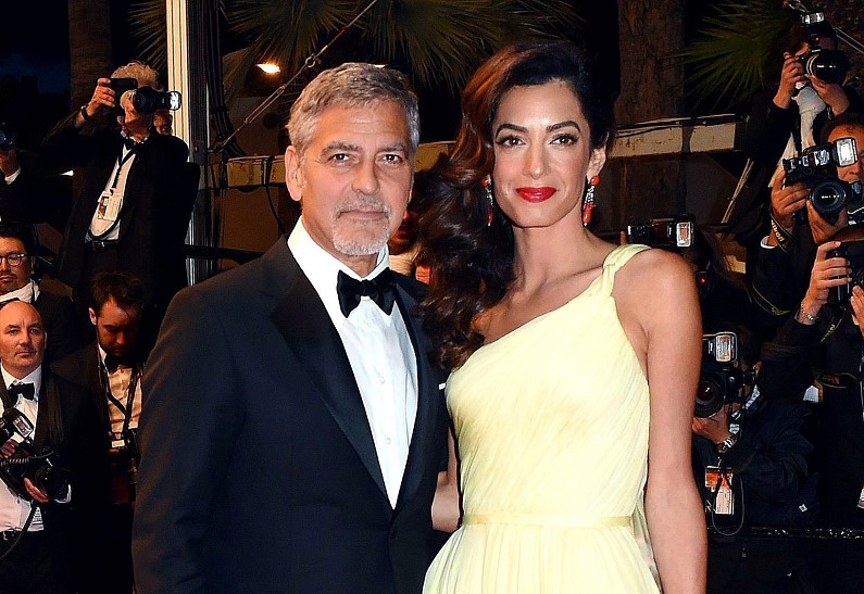 Джордж Клуни рассказал о трудностях воспитания 3-летних близнецов: «Мы совершили большую глупость»