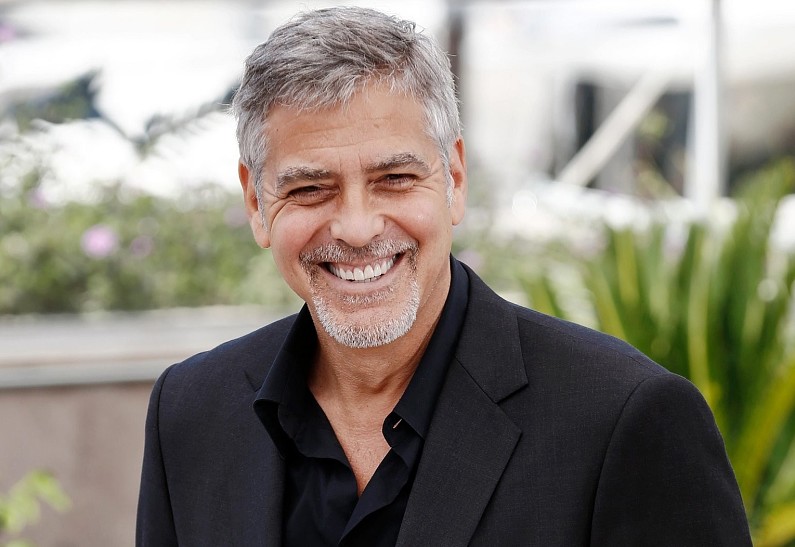 Джордж Клуни признался, что много лет стрижет себя сам насадкой для пылесоса