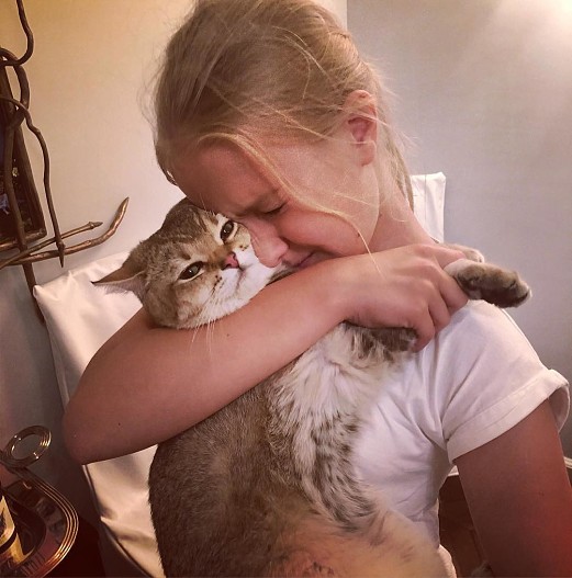 Дочь Натальи Водяновой с котом