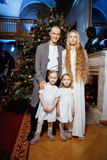 Юра Борис и Анна Шевчук с дочерьми